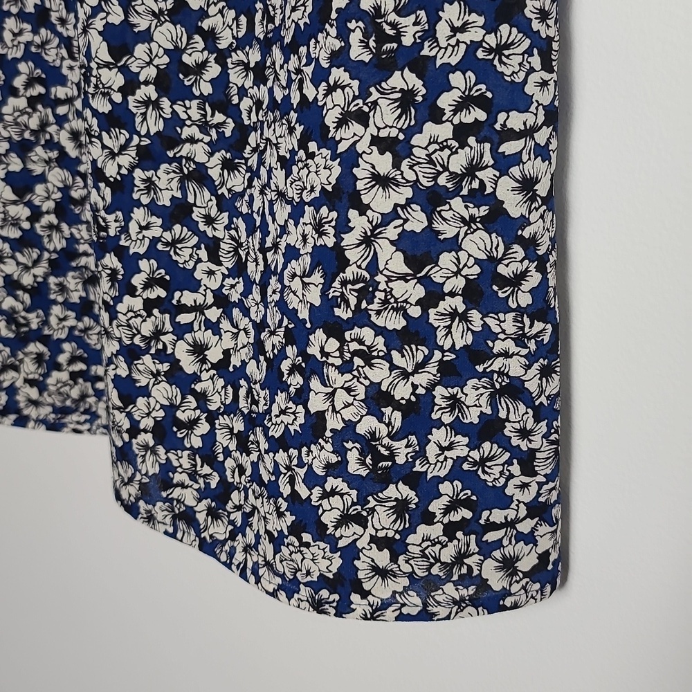 J. CREW Cascade Ruffle Navy and White Floral Blouse With Keyhole Size 0 - Picture 16 of 16
